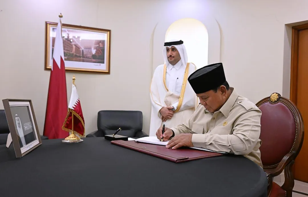 Prabowo sampaikan duka di Kedubes Qatar atas wafatnya Sheikh Hamad bin Khalifa Al Thani