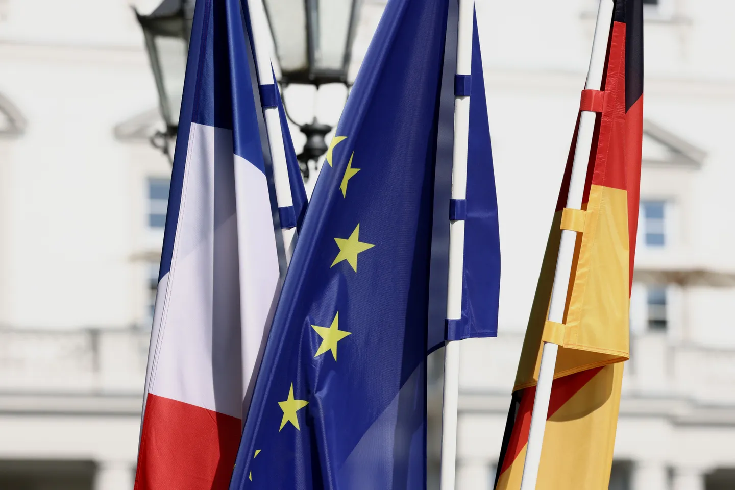Merz und Macron wollen Beziehungen wieder in Schwung bringen