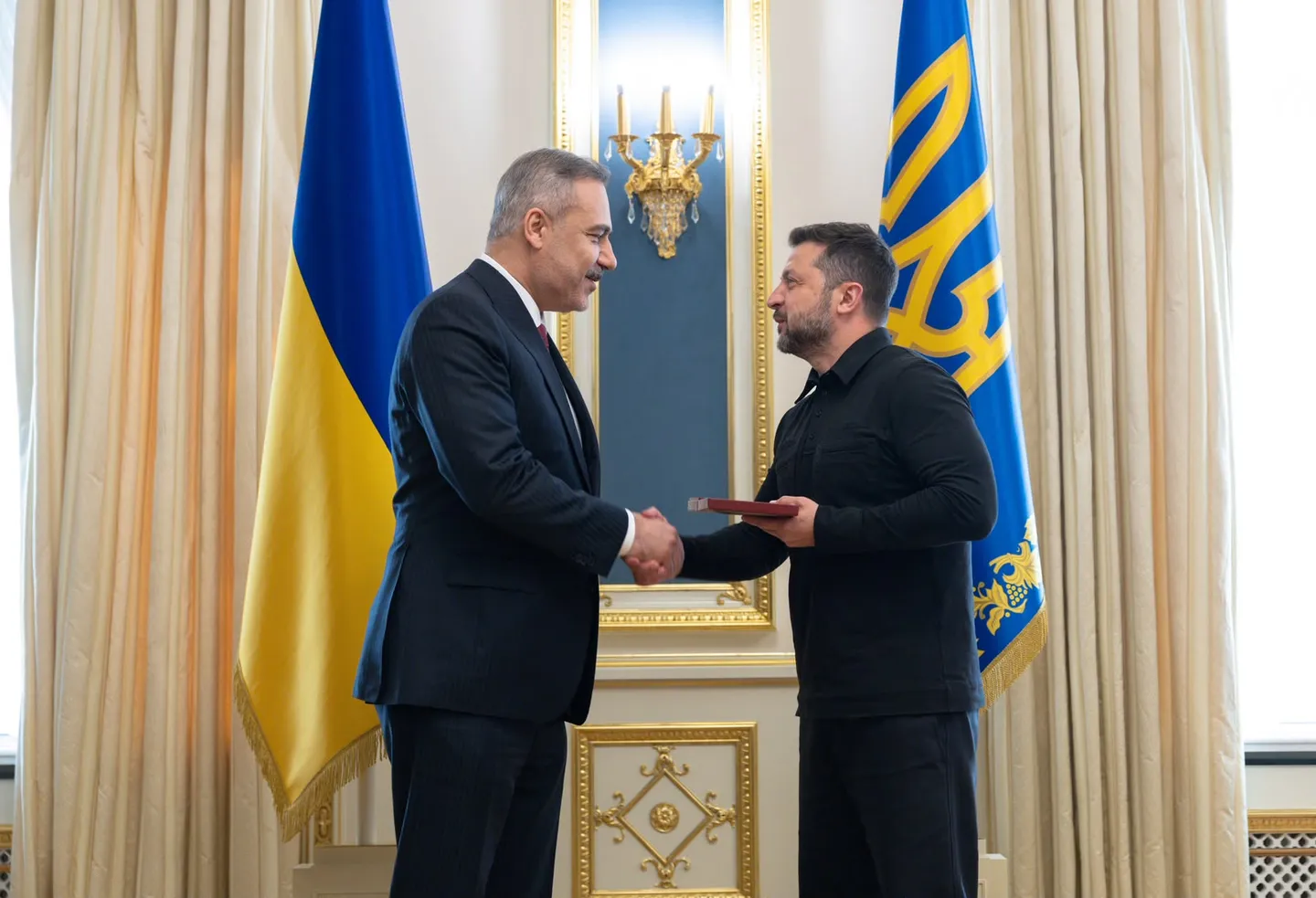 Turski ministar vanjskih poslova sastao se s ukrajinskim predsjednikom u Kijevu