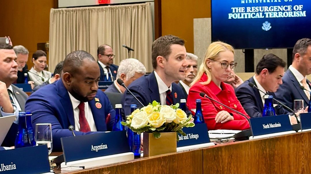 Mucunski në Uashington kërkon forcimin e bashkëpunimit ndërkombëtar kundër  terrorizmit politik 