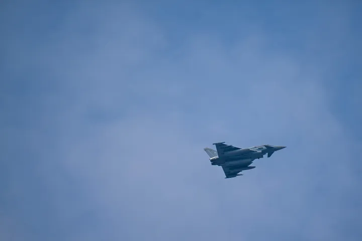 Италијански авион погоден за време на напад врз воздухопловна база во Саудиска Арабија