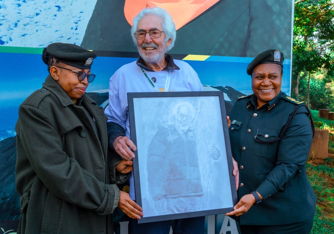 Mzee wa miaka 90 aweka rekodi ya kukwea kilele cha Mlima Kilimanjaro