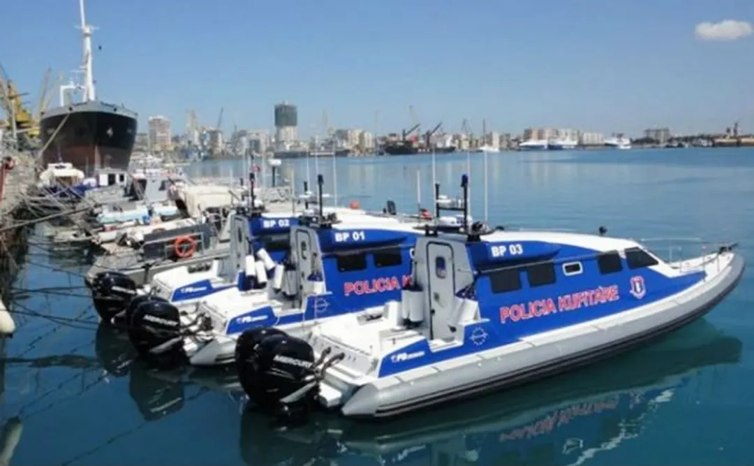 Policia Kufitare e Shqipërisë shpëtoi 11 emigrantë