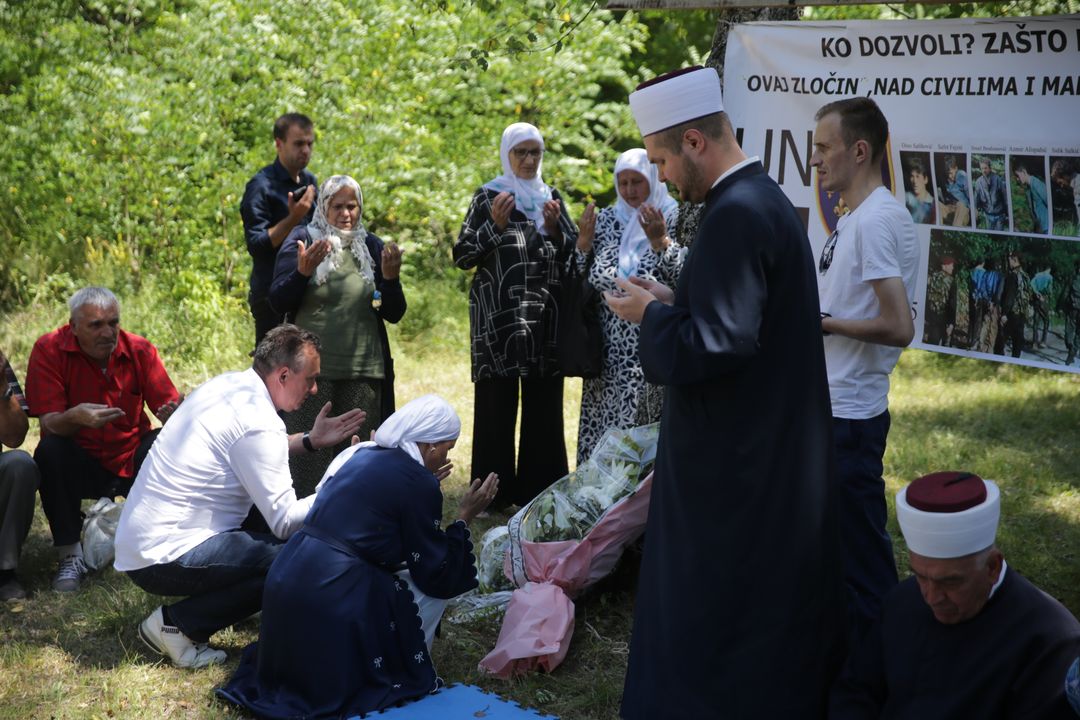 ne-bosnje-e-hercegovine-perkujtohen-6-te-rinjte-nga-srebrenica-ne-31-vjetorin-e-vrasjes-se-tyre