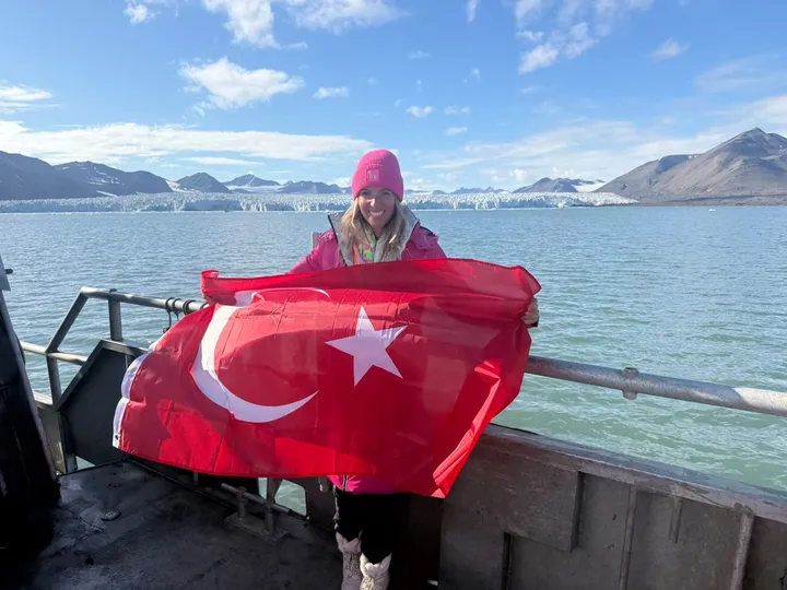 Turkish swimmer makes history in icy Arctic waters