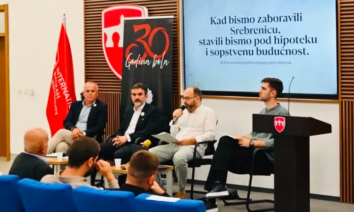 Во Скопје одржана трибина по повод одбележување на геноцидот во Сребреница