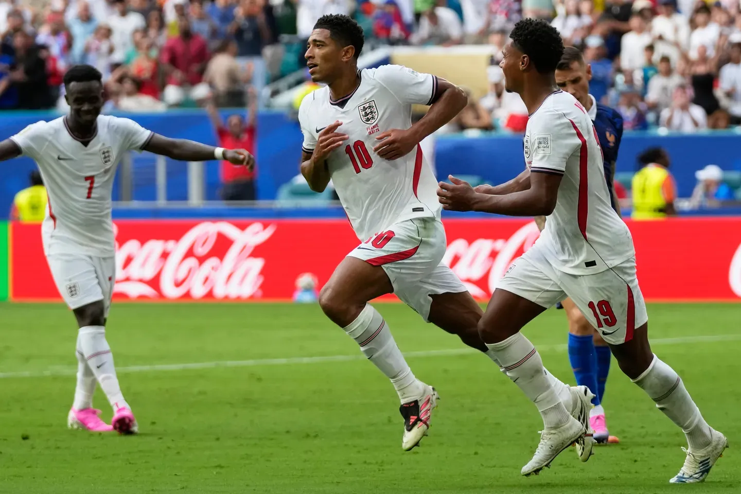 إنجلترا تكتسح فرنسا بسداسية وتحصد المركز الثالث في مونديال 2026