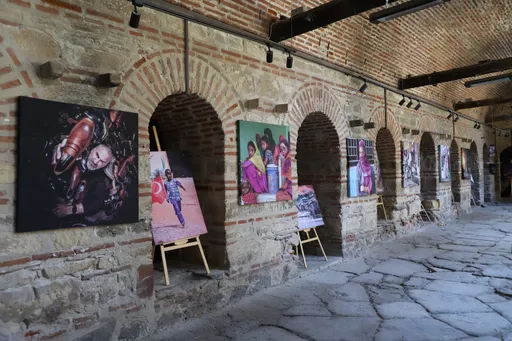 Во Скопје отворена изложбата „Сведочи“ на фотографот Енгин Узун