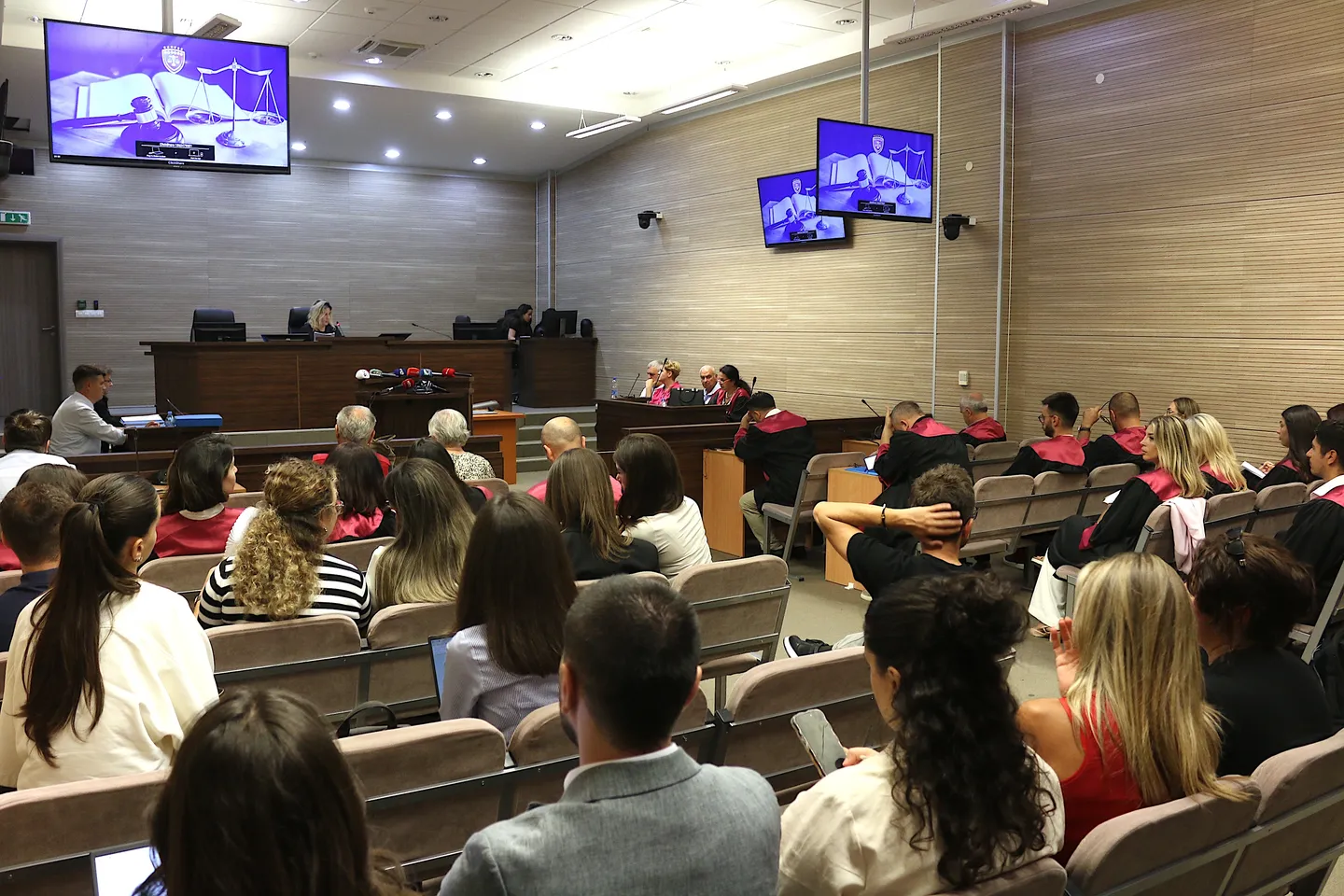 Kosovë, shtyhet seanca gjyqësore fillestare për Masakrën e Reçakut