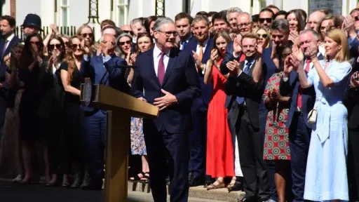 Keir Starmer zvanično podnio ostavku na mjesto premijera Velike Britanije