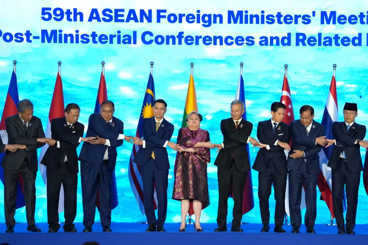 ASEAN opens high-stakes summit with call for unity amid global turmoil