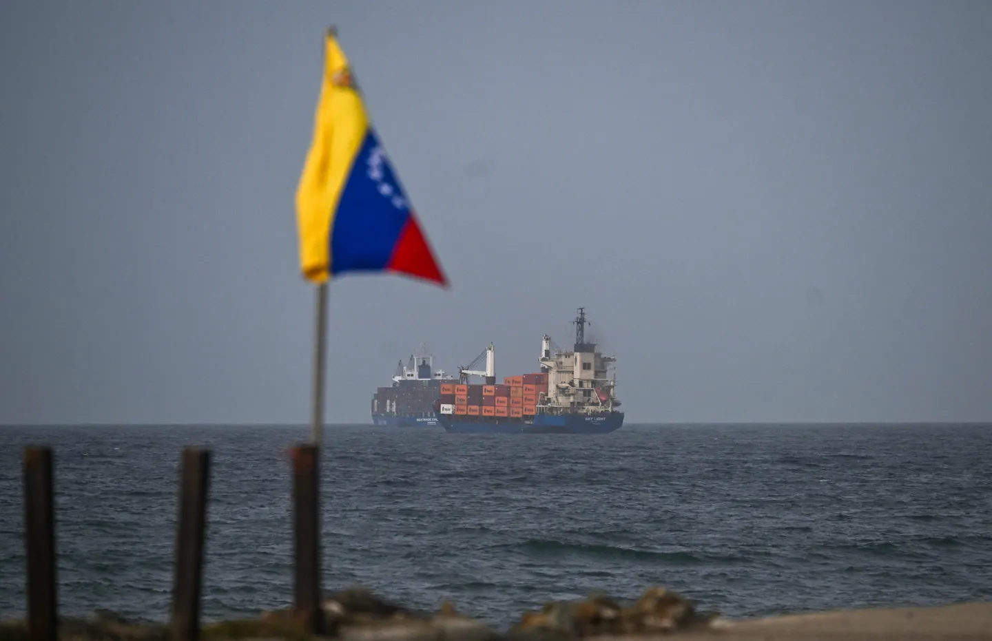 US eyes 100-year lease on Venezuela oil fields holding 90 billion barrels
