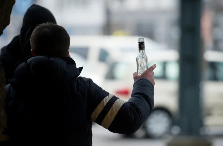 Deutsche Bahn will Alkohol an allen Bahnhöfen verbieten