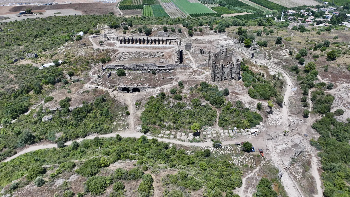 Türkiye revives 2,000-year-old main street in ancient Mediterranean city