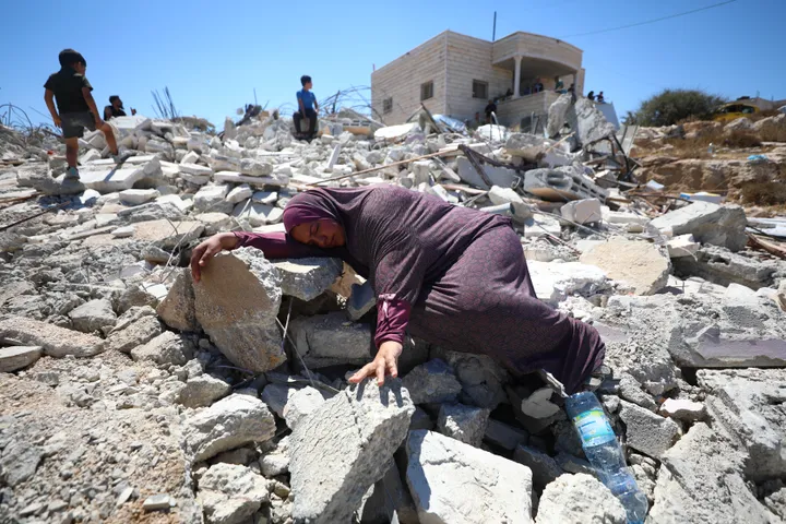 Palestinian woman loses unborn baby in illegal Israeli settlers' attack in occupied West Bank