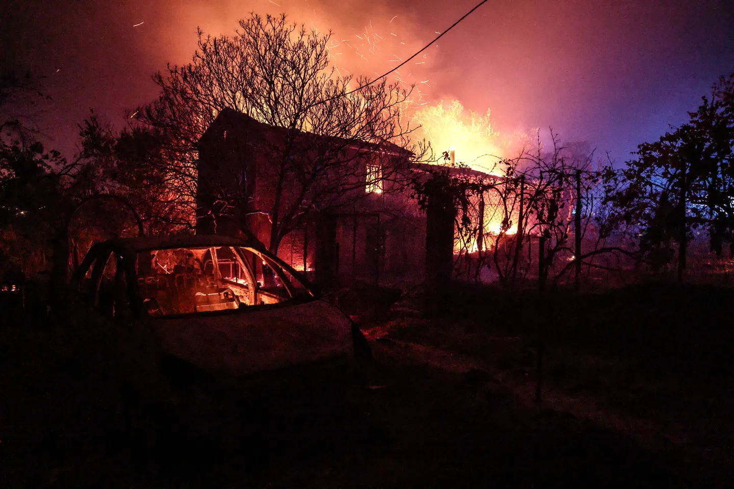 France's fast-moving wildfire forces hundreds to evacuate as flames spread