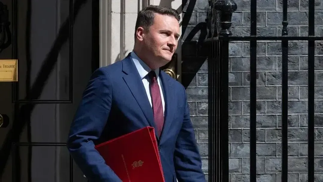 Ministri i ri britanik i Mbrojtjes mbron deklaratat e tij se Izraeli ka kryer krime lufte