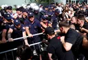Protestë para Kuvendit të Shqipërisë, regjistrohen tensione