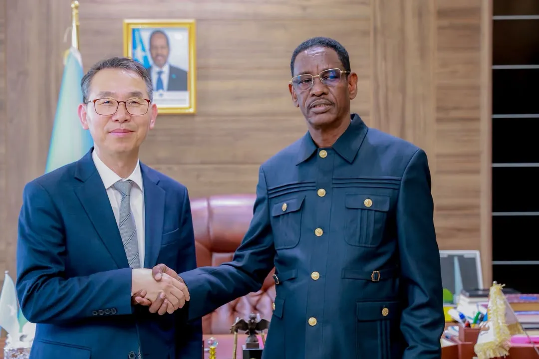 Soomaaliya iyo Kuuriyada Koonfureed oo Ka Wada Hadlay Xoojinta Iskaashiga Amniga
