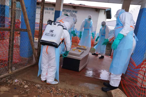 Le bilan de l'épidémie d'Ebola dépasse les 1 000 morts en RD Congo