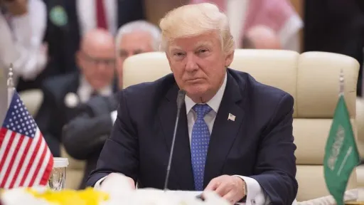 Trump: SAD će smatrati Iran odgovornim ako Huti napadnu brodove