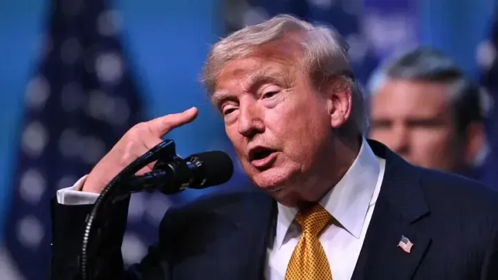 Trump po shqyrton sulme “masive” amerikane kundër Iranit