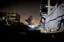 جيش الاحتلال يدمر مسجداً ومنزلين في غزة.. ومسيرة تطالب بوقف الإبادة ورفع الحصار