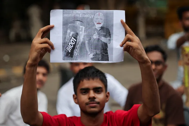 Modi cedes ground and activist ends hunger strike, but India-wide 'cockroach' protests roll on