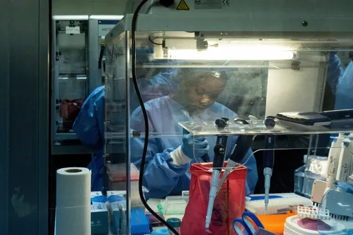 First person receives new trial vaccine for Ebola