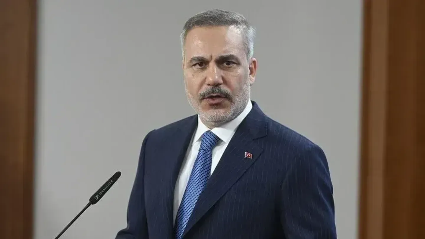Shefat e diplomacisë së Türkiyes dhe Ukrainës diskutojnë luftën dhe sigurinë në Detin e Zi