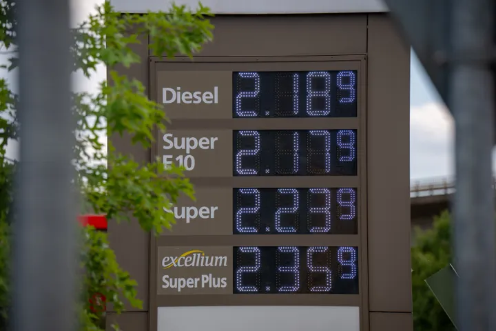 Sprit immer teurer - Benzin nähert sich Allzeithoch