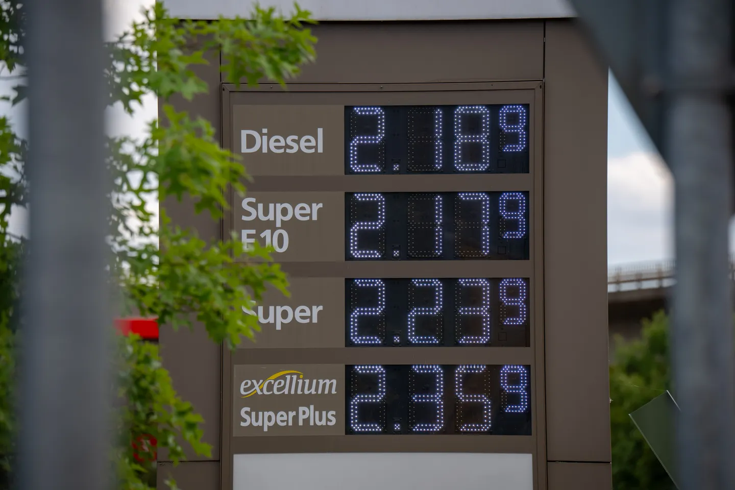 Sprit immer teurer - Benzin nähert sich Allzeithoch