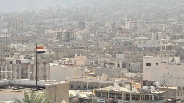 تحالف دعم الشرعية باليمن يعلن استهداف مواقع للحوثيين في الحديدة رداً على هجمات البحر الأحمر