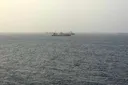 Ummanyň golaýynda nyşana alynan nebit tankeriniň 2 ekipažyndan hiç hili habar ýok