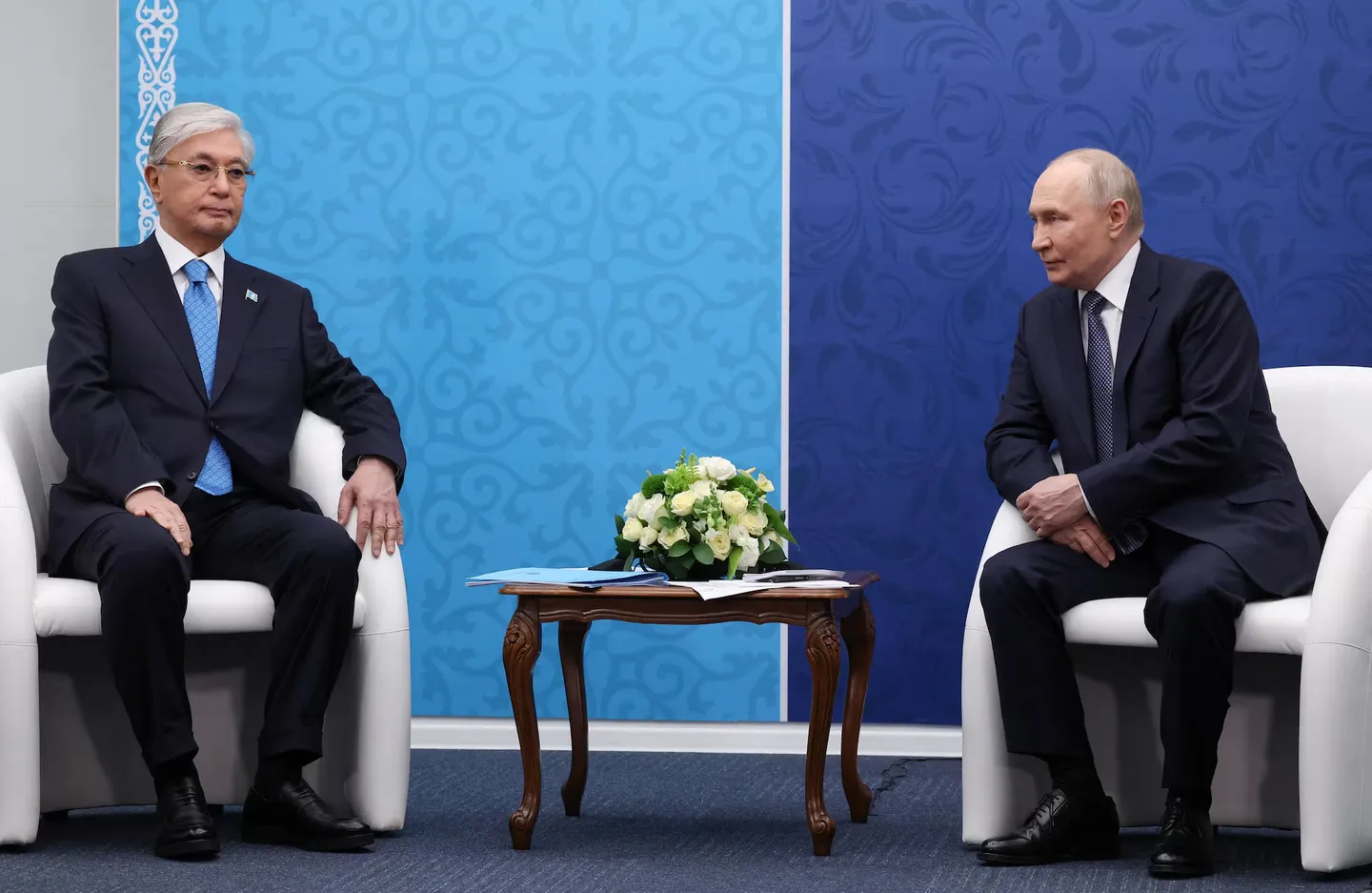 Токаев призвал Путина остановить войну