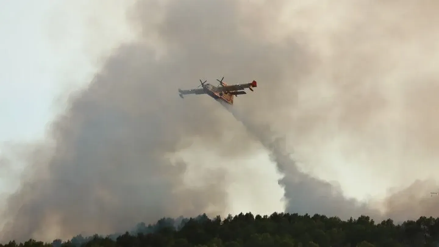 Hrvatski piloti pomažu u gašenju velikih požara u Francuskoj