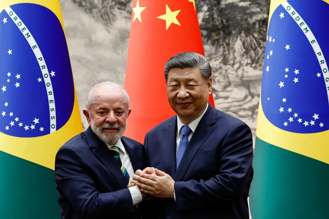 Il presidente cinese Xi discute delle relazioni bilaterali con l'omologo brasiliano Lula da Silva
