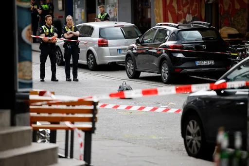 Wypadek trzech samochodów na DK78. Trzy osoby w ciężkim stanie