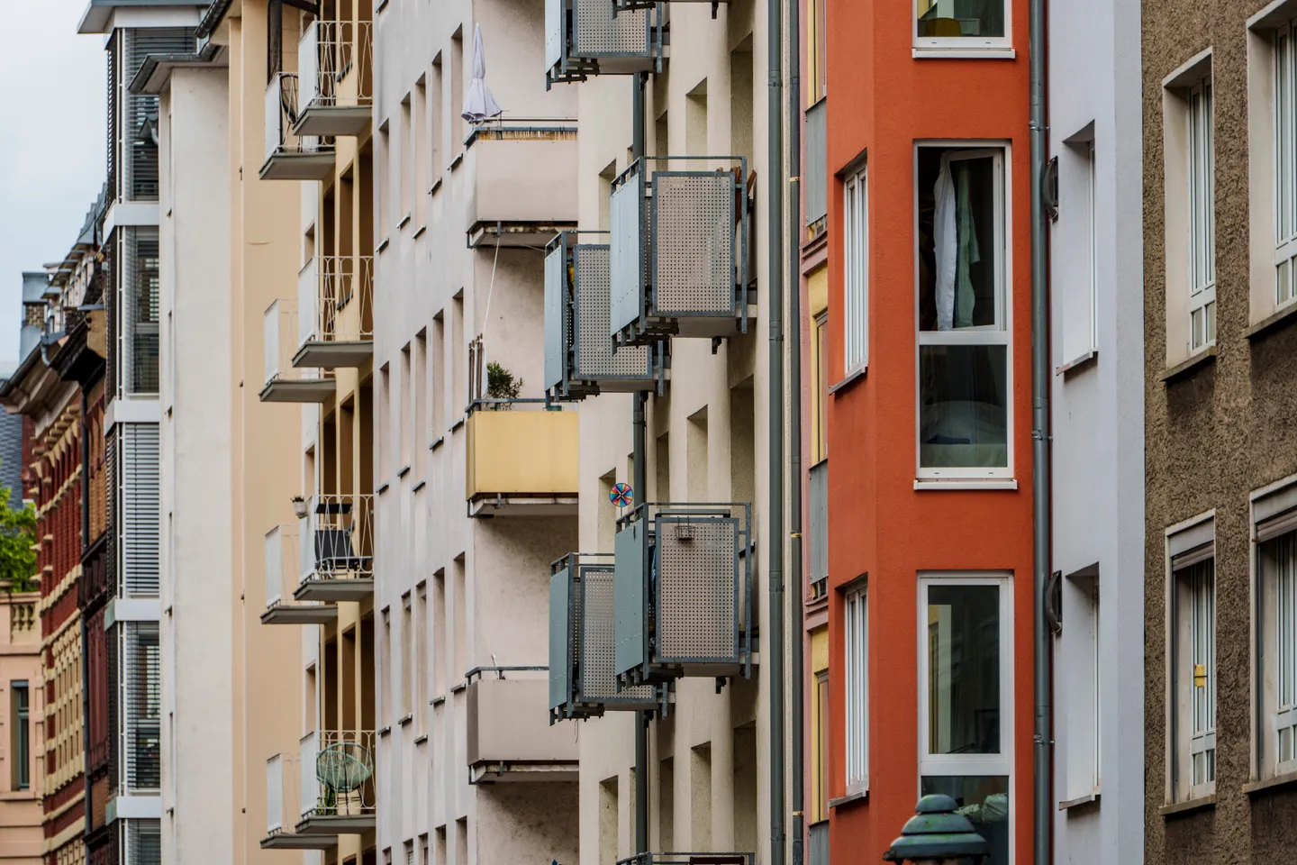 Miete für viele schwer bezahlbar: Was hält vom Kauf ab?
