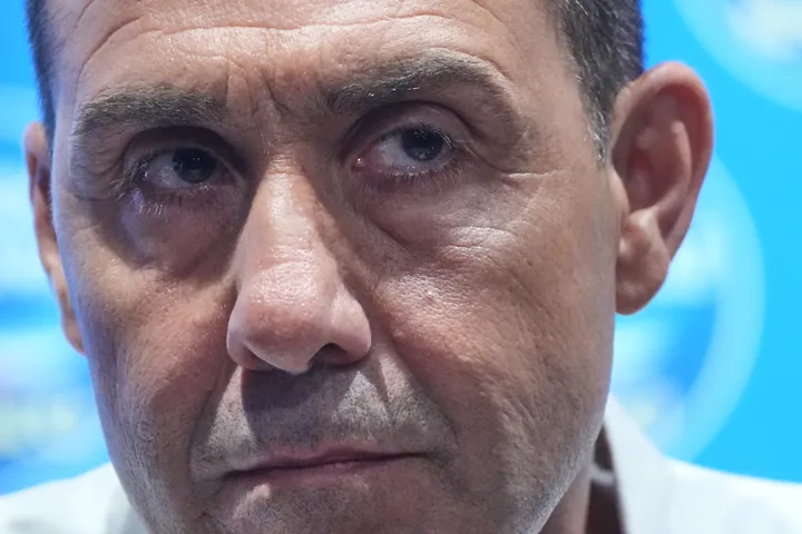 Ex-General sorgt mit KI-Videos für Empörung