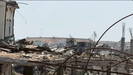 Israel construye un “muro” de tierra en Gaza y avanza hacia la anexión ilegal del enclave