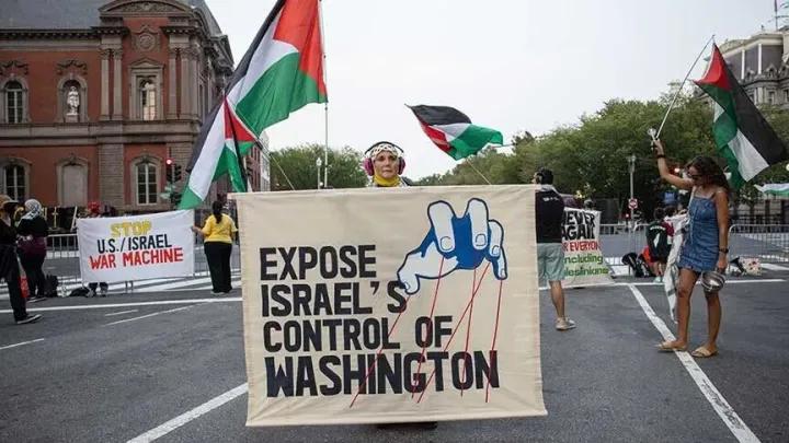 Propalestinezët mblidhen jashtë Shtëpisë së Bardhë për të protestuar ndaj vizitës së Netanyahut