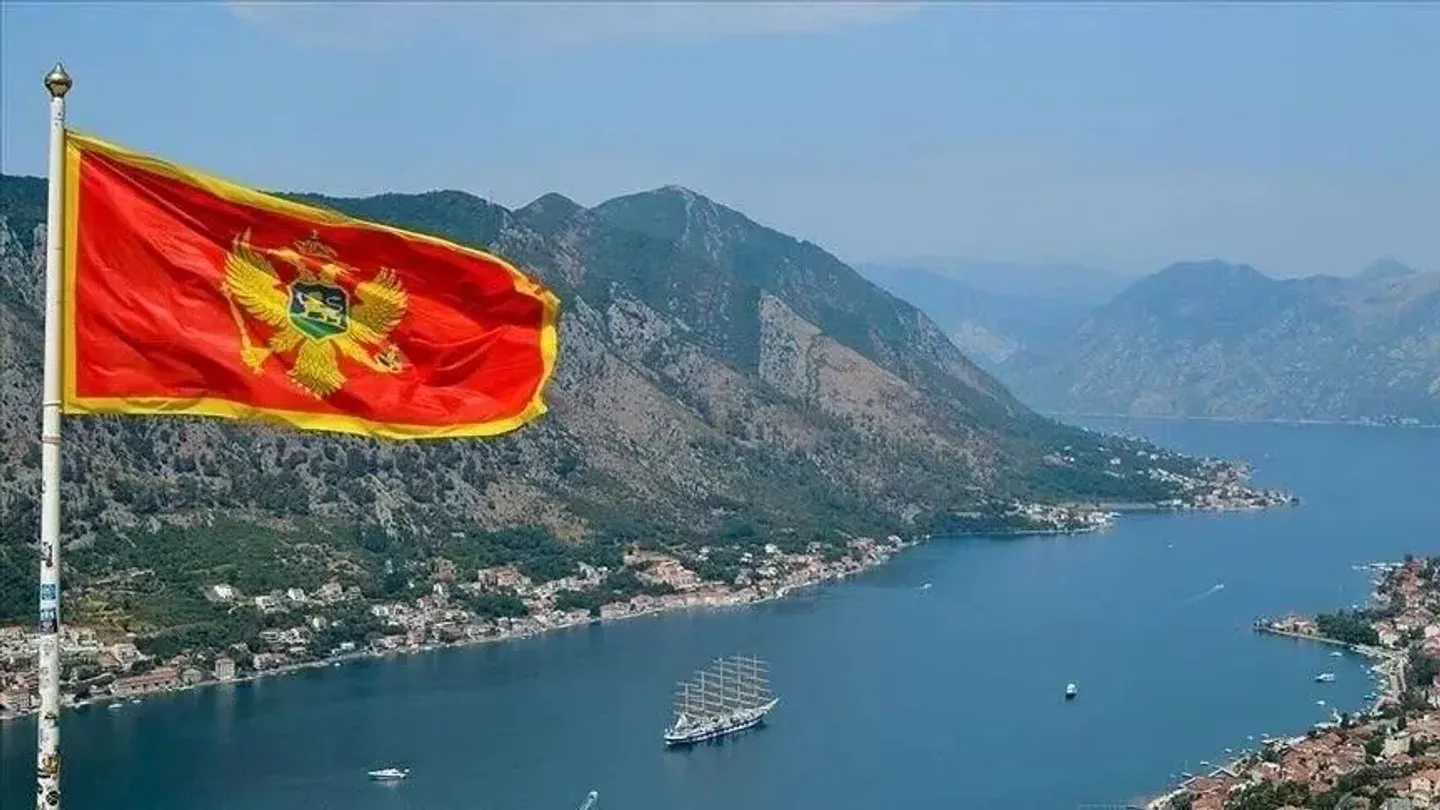 Mali i Zi nga 1 nëntori vendos viza për shtetasit e Türkiyes dhe katër vendeve të tjera