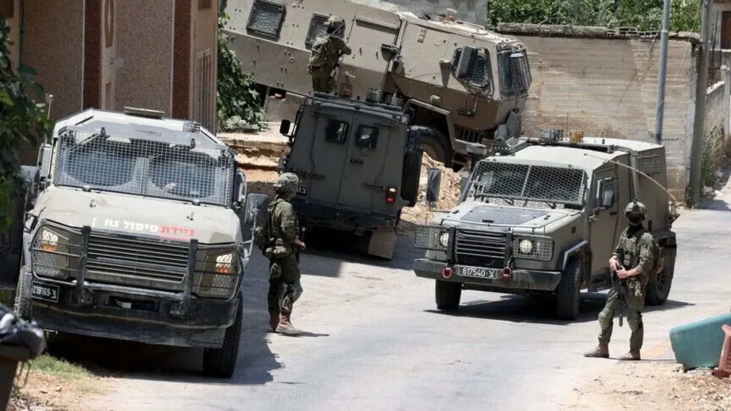 Israeli forces raid, shut down Quran radio station in occupied West Bank