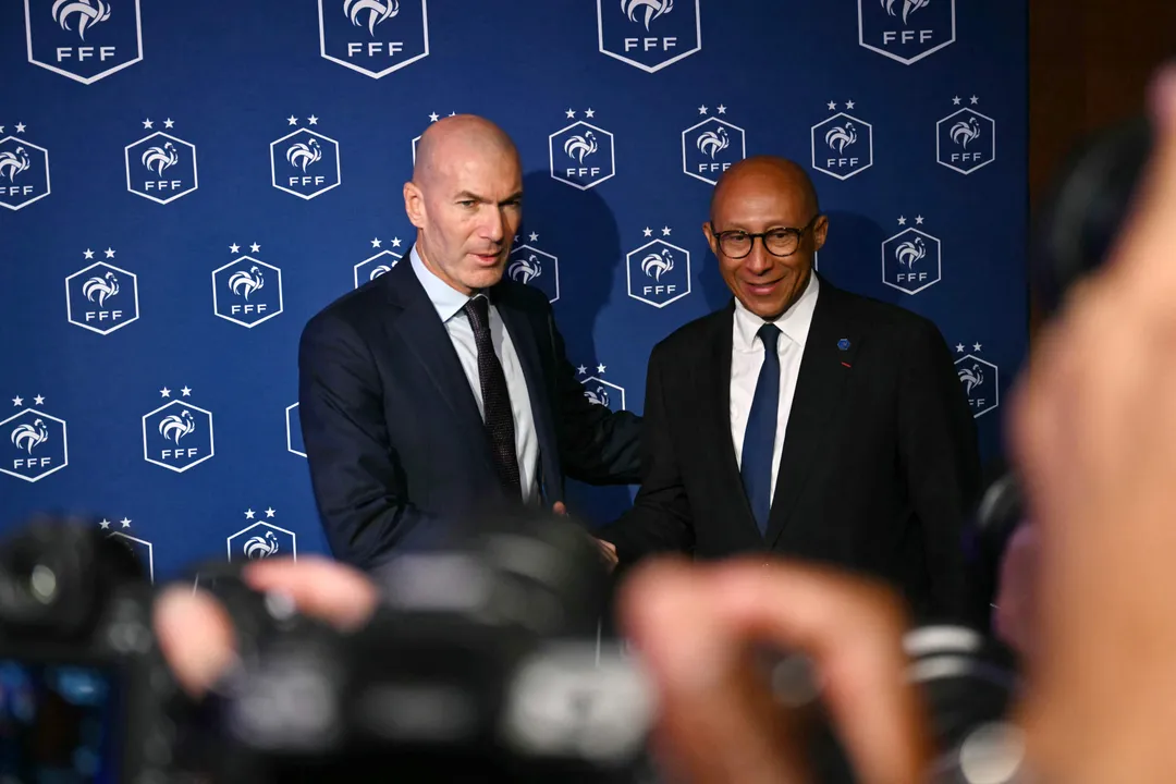 Foot: Zinédine Zidane nommé sélectionneur de l'équipe de France