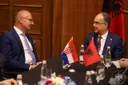 Begaj takon kryediplomatin kroat: Bashkëpunimi mbetet i rëndësishëm për paqen dhe sigurinë në rajon