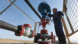 Казахстан снова качает нефть через КПК