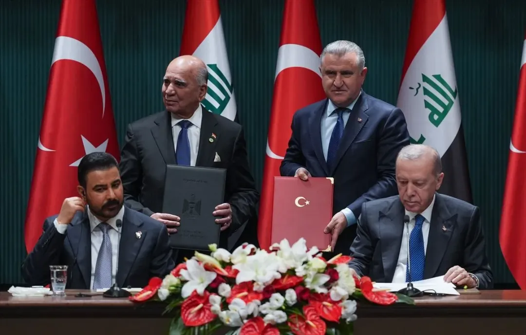 بحضور الرئيس أردوغان ورئيس الوزراء العراقي.. تركيا والعراق توقعان 5 مذكرات تفاهم