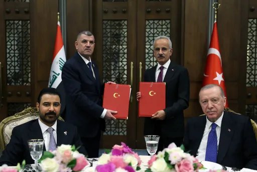 La Türkiye et l’Irak signent cinq accords pour renforcer leur coopération stratégique