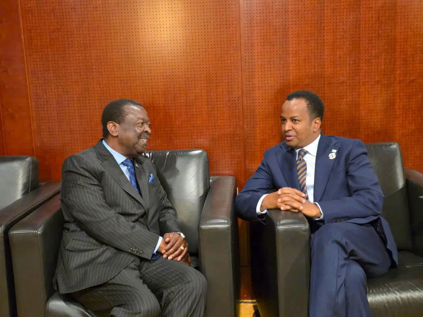 Soomaaliya iyo Kenya oo Shir Laba Geesood ah Ku Yeeshay Golaha Fulinta Midowga Afrika